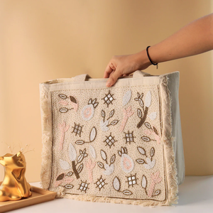 Venta al por mayor Playa Verano Nuevos bolsos casuales Tejido de cuentas de madera Mujeres Bolso de mano Señoras Bolso de hombro de moda por glowin fashion - Product Image 1