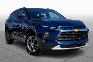 Chevrolet Blazer LT FWD 2023 Usado, SUV de 4 Puertas - Listo para Enviar - Product Image 2