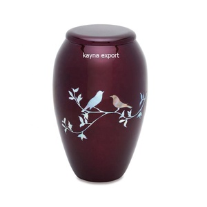 Urna Funeraria Decorativa de Estilo Americano para Cenizas Humanas, Diseño de Pez con Adhesivo Azul Monarca, Capacidad de 200 Pulgadas Cúbicas - Product Image 2
