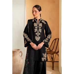 Ensemble 3 pièces IZNIK : Chemise en lawn brodée, dupatta en mousseline imprimée et pantalon brodé pour le printemps/été - BIC-4513 - Product Image 1