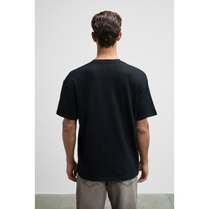 Camiseta de Cuello Redondo para Hombre GRIMELANGE GUSI, con Estampado Frontal, 100% Algodón Orgánico, Corte Holgado - Product Image 5