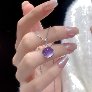 Collana con Ciondolo in Cristallo Rotondo Viola dal Design Elegante e Semplice, Gioielli in Cristallo Brillante per Donne - Product Image 1