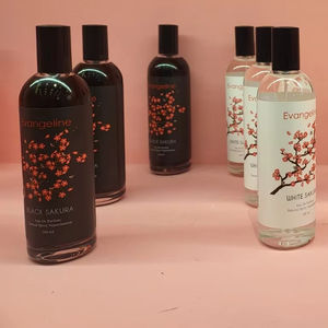 Vente en gros Evangeline EDP Sakura Blue 100ml Eau de Cologne liquide pour le corps avec parfum Bouteille de brume corporelle Indonésie - Product Image 1