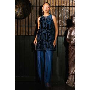 Vestido Midi Hecho a Mano con Diseño de Susurro de Medianoche - Product Image 1