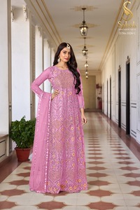 Vestido Anarkali de último diseñador de Fab Zone Soft Net con bordado para ropa india y pakistaní - Product Image 3