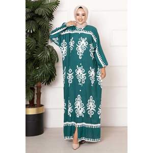 Vestido Hijab de viscosa con botones Esmeralda para niños y niñas Material de tela - Product Image 5