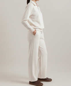 Sudadera de Mujer con Cierre de Cremallera de Último Diseño, Fabricada en Pakistán, Color Beige Claro, Manga Larga - Product Image 4