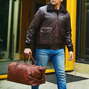 Chaqueta de Cuero Marrón Vintage Desgastada para Hombre, Estilo Motero Retro, con Capucha, Cuello Alto, Transpirable - Product Image 4