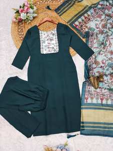 Elegante Conjunto de Kurta de Seda Negra para Adultos con Intrincado Tejido Dorado y Pantalón a Juego para Mujeres y Niñas - Product Image 6