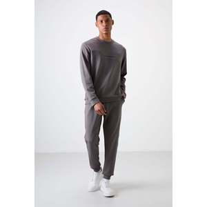 Ensemble de survêtement décontracté pour homme en coton gris foncé, épais, doux, texturé, coupe confortable avec motif imprimé - 85253 - Product Image 2