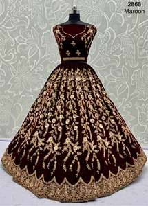 Lourd beau velours de créateur à la demande avec broderie de paillettes Lehenga Choli - Product Image 2