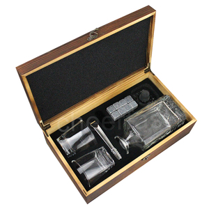 Coffret cadeau d'anniversaire pour <span class=keywords><strong>homme</strong></span>, pierres à whisky et carafe, boîte en bois, glaçons en granit réutilisables et verres, glaçons à whisky - Product Image 2