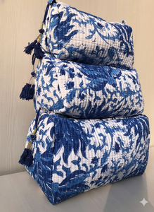 Estuche Cosmético Grande con Cierre de Cremallera, Resistente al Agua, Ecológico, con Estampado Vintage Azul y Blanco, para Viajes - Product Image 2