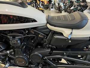 Oferta Anual 2023 RH1250S Sportster S Nueva (Motocicleta) en Venta - Product Image 2