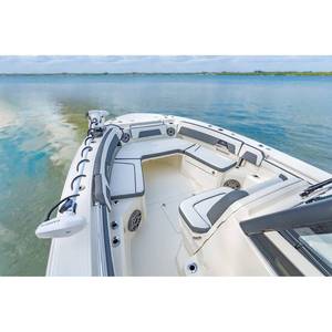 Bateau de pêche 2026 Cobia 305 CC avec coque en aluminium - Product Image 1