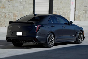 แคดิลแลค CT4-V แบล็ควิง ซีบริง รุ่น IMSA ปี 2023 สีดำ - Product Image 5