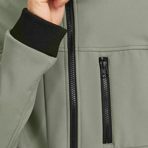 Professionnel 2024 nouveauté haute qualité personnalisé Logo impression OEM ODM couleur unie Softshell veste pour hommes - Product Image 6