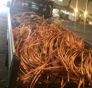 เศษลวดทองแดงบริสุทธิ์ 99.99% สีแดงสดและสีเหลือง ราคาขายส่ง คุณภาพพรีเมียม - Product Image 1