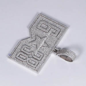 Pendentif Hip Hop exclusif en or blanc 14KT surélevé avec un diamant de coupe rond cultivé en laboratoire avec une clarté VVS améliorée - Product Image 3