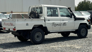 Toyota Land Cruiser 79 Pickup Double Cabine 4.2L Diesel V6 Automatique 2024 d'occasion, premier propriétaire, conduite à gauche - Product Image 6