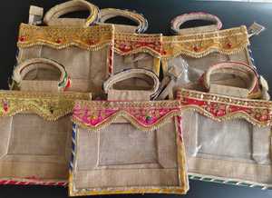 Sacs décoratifs en jute, cadeau de mariage indien, cadeau Haldi Mehendi, faveur de retour, festival, faveurs de pendaison de crémaillère, sac cadeau, sac sari - Product Image 2