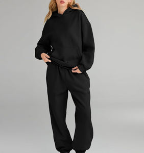 Survêtements de sport personnalisés pour femmes Survêtement Hiver Coton Oem Formation personnalisée Logo Style Ensembles Sportswear Femmes Survêtement - Product Image 1