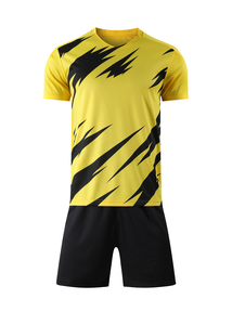 Uniforme de fútbol con impresión personalizada, uniforme de fútbol de malla de poliéster, hecho en Pakistán, venta directa de fábrica - Product Image 2