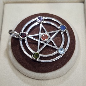 925 Sterling Silver AA Quality Handmade Vintage Star Shape Pendentif Multi Gemstone Bezel Setting Pièce de créateur unique pour la fête - Product Image 4