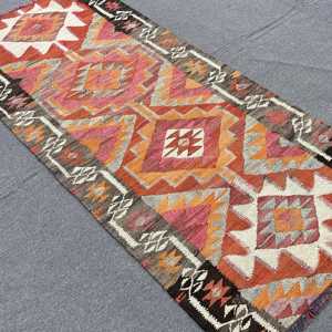 3.2x7.1 ft Turkish <b>Wool</b> Rug <b>Red</b> Patchwork Floral Vintage Accent Rug with Latex Backing - Product Image 4
