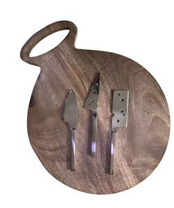Planche à découper en bois avec poignée en cuir et 2 spatules, finition naturelle, pour la maison et les restaurants, au meilleur prix - Product Image 6