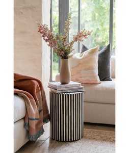 Mesa auxiliar con incrustaciones de hueso hechas a mano para sala de estar y dormitorio, forma hexagonal con diseño de patrón geométrico, mesita de noche - Product Image 2