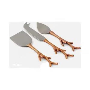 Outils à fromage finition cuivre et argent Couteaux à fromage et coupe-beurre pour la cuisine - Product Image 1