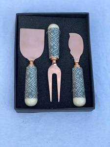 Ensemble de 3 couteaux à beurre à fromage et à beurre en argent pour la maison et la cuisine Ustensiles de cuisine élégants et durables au meilleur prix - Product Image 3