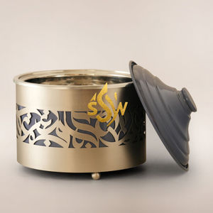 Casserole élégante, simple et attrayante en acier inoxydable avec pieds en bois et couvercles, pour servir des plats chauds, usage en cuisine. - Product Image 4