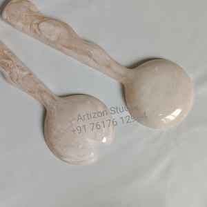 Juego único de resina para servir ensalada de vainilla, cuchara y tenedor coloridos hechos a mano para restaurante, buffet, hotel y comedor en casa - Product Image 6