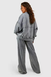 ชุดวอร์มคุณภาพระดับพรีเมียมแบบกําหนดเอง OEM สบายมากสําหรับผู้หญิงพร้อมซิปและกางเกงชั้นนําโดยผลิตภัณฑ์ Huzaifa - Product Image 4