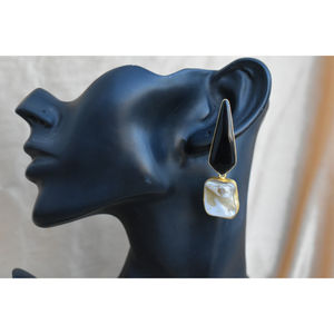 Pendientes de latón con piedra chapada en oro para niñas y mujeres, aretes de tuerca hechos a mano, a la última moda, novedad - Product Image 1