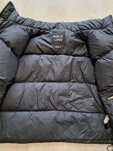 Veste matelassée d'hiver pour hommes avec logo personnalisé OEM Veste matelassée à bulles de haute qualité avec fermeture à glissière Style décontracté Taille XS pour rester au chaud - Product Image 4