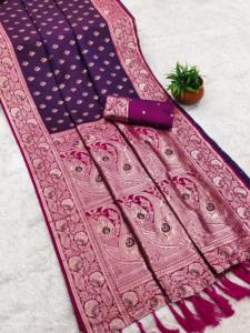 Saree en soie Banarasi souple avec touche-à-tout Meenakari Design Tissage Zari pour fêtes et mariages Style formel - Product Image 4