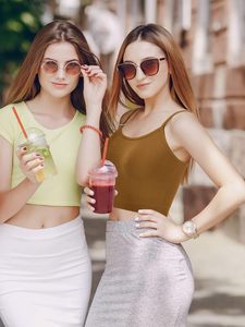 เสื้อครอปถักลูกไม้สำหรับผู้หญิง เนื้อผ้านุ่ม ยืดหยุ่น แบบริบ ไร้แขน ผ้าฝ้าย 100% สำหรับฤดูร้อน สวมใส่สบายๆ แฟชั่นลำลอง ใส่ได้ทุกวัน - Product Image 3