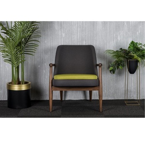 Chaise longue en bois faite à la main de style européen Design de luxe moderne pour le salon et les espaces hôteliers - Product Image 1