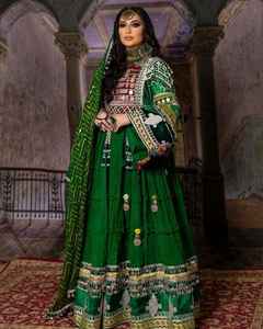 Dernières robes afghanes brodées à la main avec diamants Pakistan Muslim Gulf Women Drees Party Grown Luxury Made in silk fabric - Product Image 4