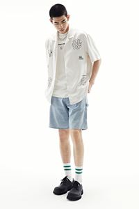 Top des tendances Chemises de villégiature décontractées à coupe ample pour hommes Armure en viscose de marque personnalisée Manches courtes Coupe confortable à motifs @ Prix de gros - Product Image 4