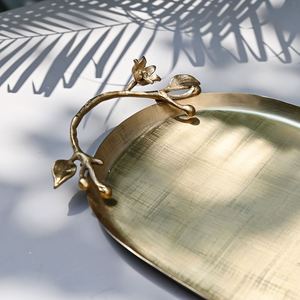 Plateau de service ovale en métal doré de luxe avec poignées florales, plateau décoratif pour la maison, la salle à manger, les mariages, la décoration de table - Product Image 6