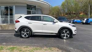 Hyundai Tucson 1.6T Limited AWD 2017 / Disponible à la vente avec faible kilométrage, moteur essence, véhicule bien entretenu, sans accident. - Product Image 2