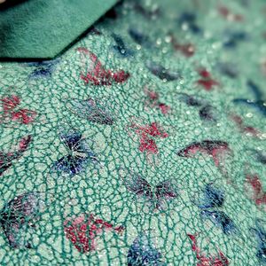 Cuero Bovino con Efecto de Mariposa Brillante Impreso en 3D - Acabado Brillante para Zapatos, Bolsos y Accesorios de Lujo en Existencia - Product Image 5