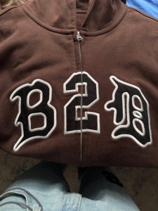 Ropa de calle personalizada Boxy Fit apenado bordado parche apliques chándal Sun Faded ácido lavado Zip up Rhinestone hombres Sudadera con capucha - Product Image 3