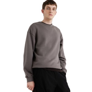Sweat-shirt décontracté pour homme, coupe classique, 410 GSM, doublure en molleton de coton, écologique, col rond, surdimensionné, personnalisable OEM - Product Image 2