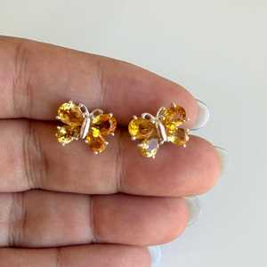 Pendientes pequeños de topacio amarillo con diseño de mariposa, poste de mariposa, plata de ley 925, joyería de piedra de nacimiento de noviembre, regalo para ella - Product Image 2
