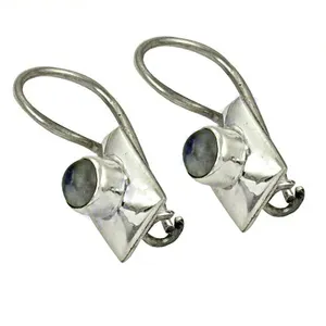 ต่างหูเงินแท้ 925 ประดับมูนสโตน ดีไซน์เรียบหรู สำหรับผู้หญิง - Product Image 1